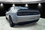 $23985 : Pre-Owned 2019 Challenger GT thumbnail