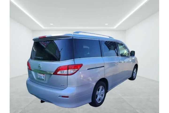 $7800 : 2014 Quest 3.5 SV image 4