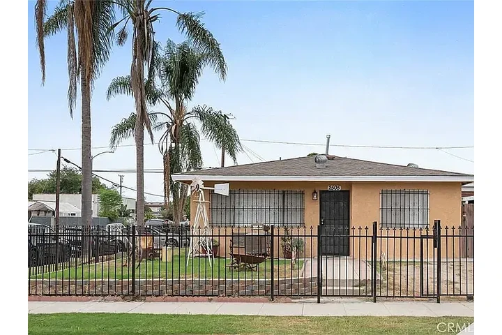 $1175 : Long Beach 🏠 Pet Friendly 2/1 image 1