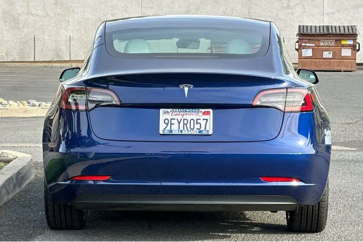 $26997 : Tesla Model 3 2023 4dr Sedan image 8