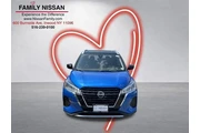 $17736 : Nissan Kicks 2024 SV 4dr Cro thumbnail