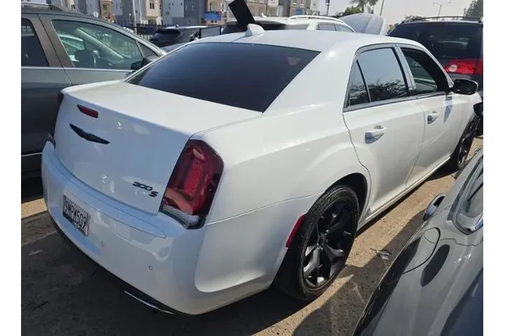 $19900 : Chrysler 300 2021 S V6 4dr S image 3