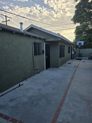 $1800 : Casita trasera 1 Rec y 1 Bano image 6