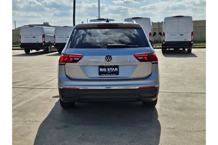 $20425 : Volkswagen Tiguan 2024 Wolfs image 4