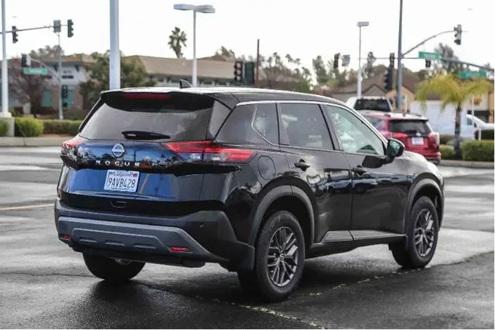$18995 : Nissan Rogue 2022 S 4dr Cros image 4