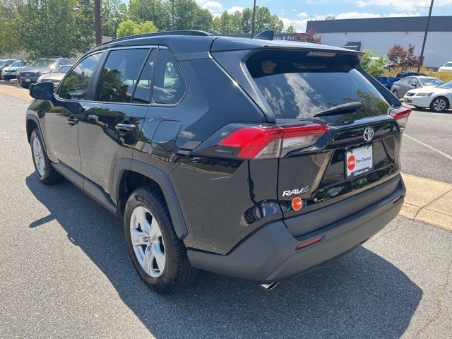 $25105 : PRE-OWNED 2021 TOYOTA RAV4 XLE image 4