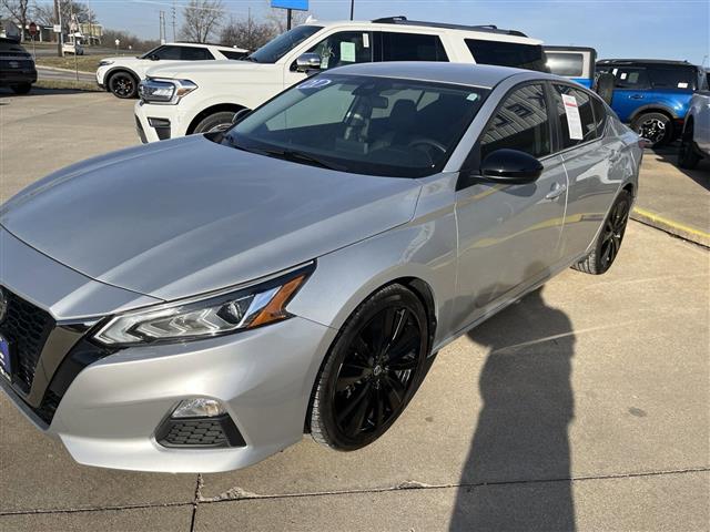 $28980 : 2021 Altima 2.5 SR Sedan I-4 image 3