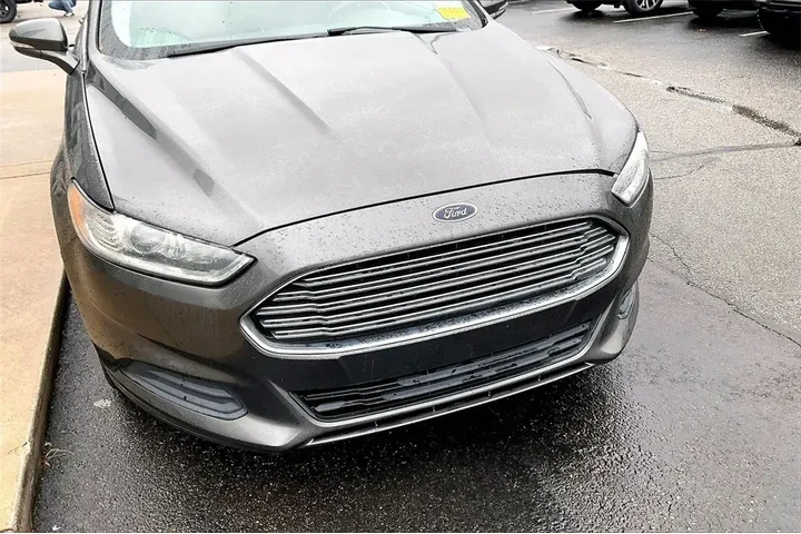 $13121 : Ford Fusion 2016 SE 4dr Seda image 5