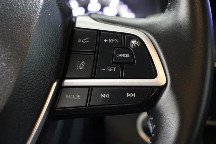 $38998 : Toyota Highlander 2024 LE 4d image 10