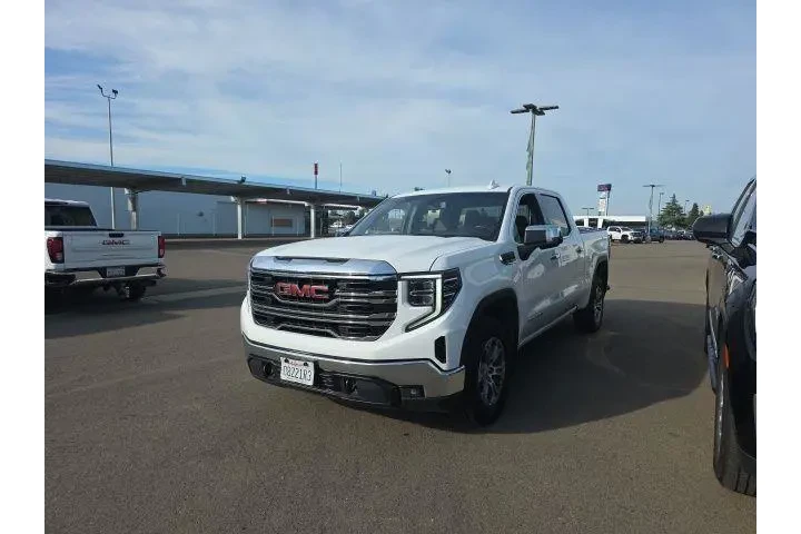 $37500 : GMC Sierra 1500 2024 4x2 SLT image 3