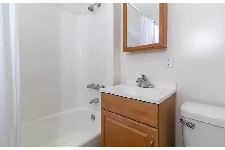 $2200 : 3Bed 2Bath Apt in koreatown image 9
