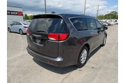 $11980 : 2017 Pacifica Touring thumbnail