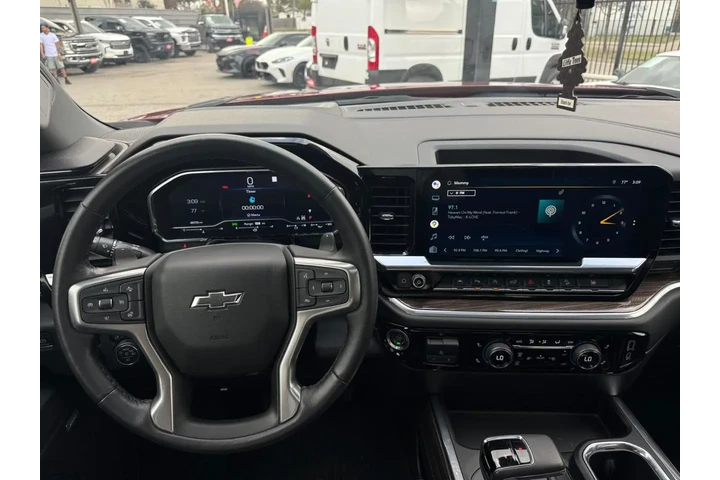 2022 Silverado 1500 RST Crew image 10