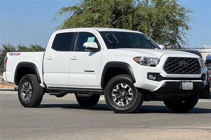 $35998 : Tacoma TRD Off-Road image 2