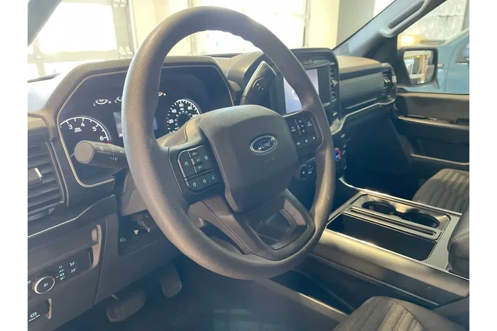 $28777 : Ford F-150 2021 4x4 XLT 4dr image 2