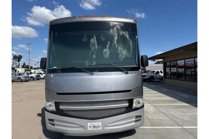 $52999 : 2013 Motorhome Chassis image 3