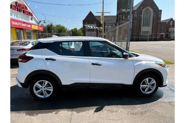 $16995 : 2021 Kicks S image 9