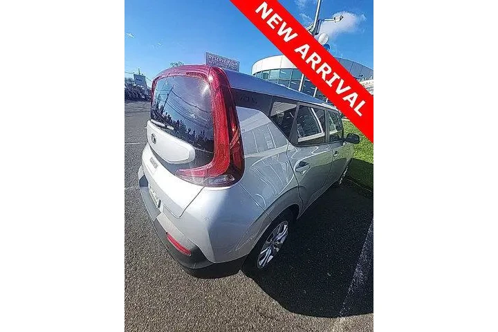 $13998 : Kia Soul 2020 S 4dr Crossove image 7