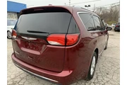 $7999 : 2018 Pacifica Touring L thumbnail