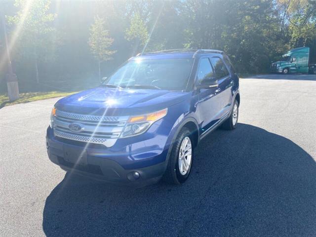 $13500 : 2013 Explorer XLT image 1