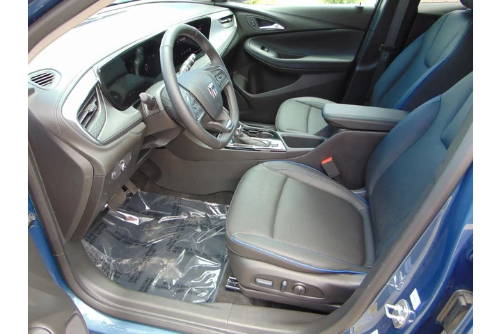 $27774 : 2025 Encore GX Sport Touring image 10
