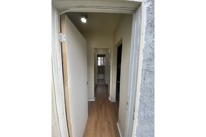 $1350 : 🏠 CUARTO EN RENTA image 4