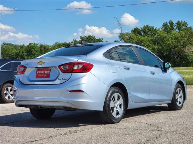 $11490 : 2018 Cruze LS Auto image 8