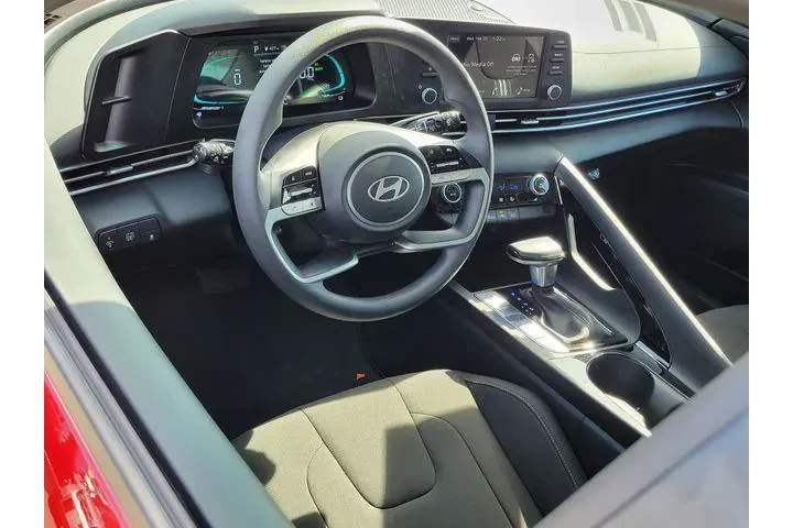 $22565 : Hyundai ELANTRA Hybrid 2025 image 3
