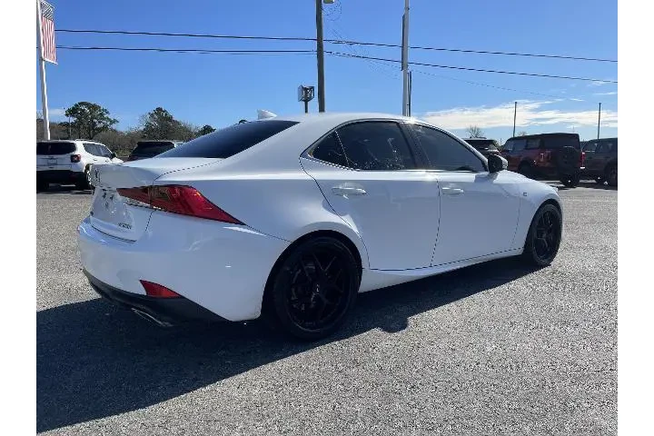 $17988 : Lexus IS 200t 2017 4dr Sedan image 2