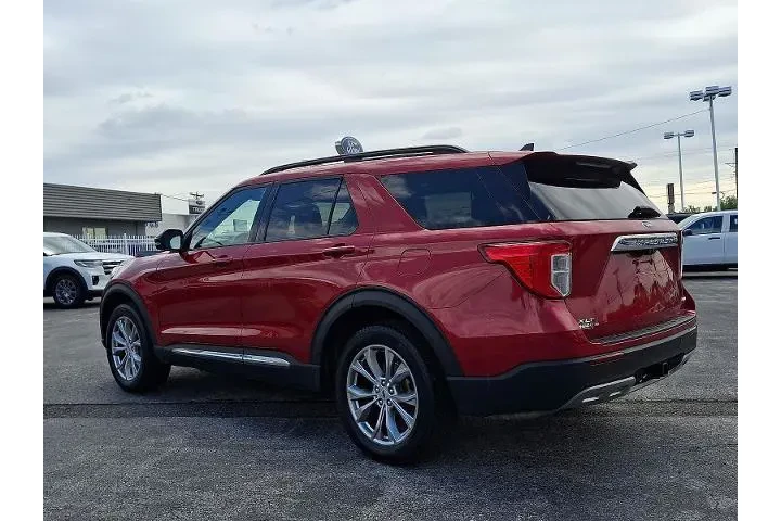 $37470 : Ford Explorer 2023 AWD XLT 4 image 4