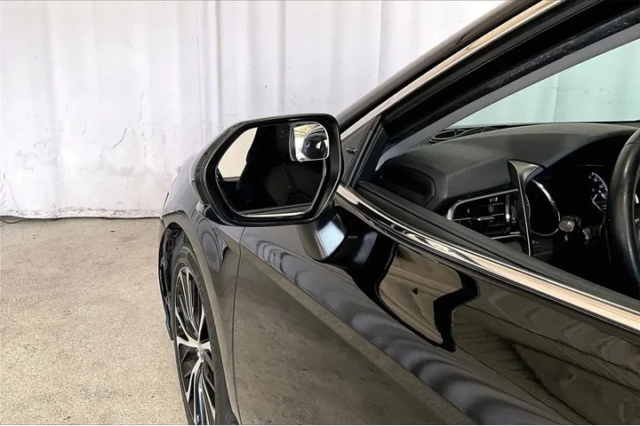 $15491 : Toyota Camry 2020 SE 4dr Sed image 10