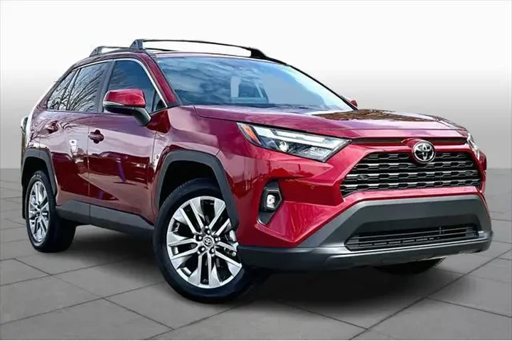 $33998 : Toyota RAV4 2025 XLE Premium image 3