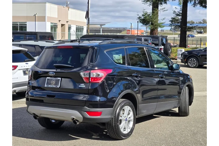$9500 : Ford Escape 2017 SE 4dr SUV image 4