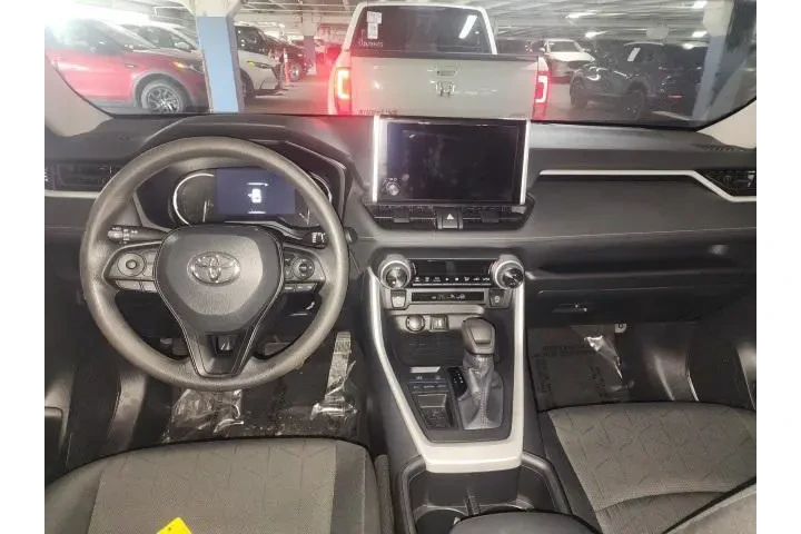 $28900 : Toyota RAV4 2024 XLE 4dr SUV image 5