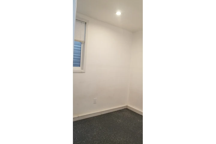 $2000 : Es un garage convertido image 1