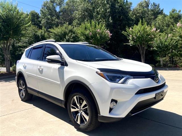 $22890 : 2018 RAV4 XLE FWD image 1