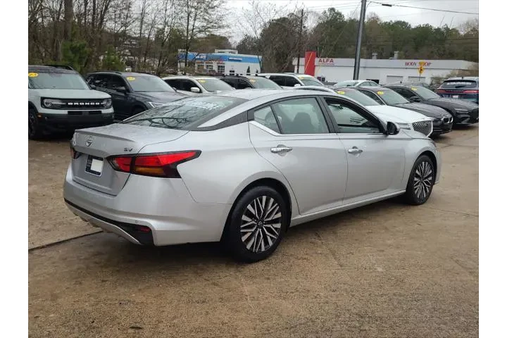 $19997 : Nissan Altima 2023 2.5 SV 4d image 7