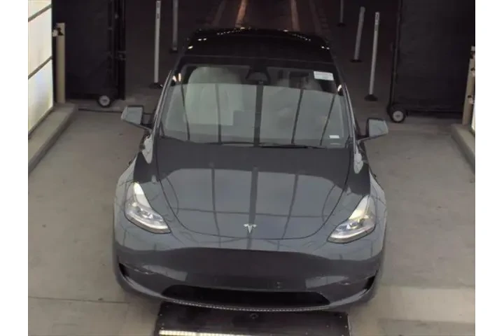 $27490 : Tesla Model Y 2023 4dr Cross image 2