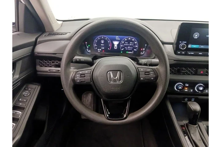 $24998 : Honda Accord 2024 LX 4dr Sed image 10