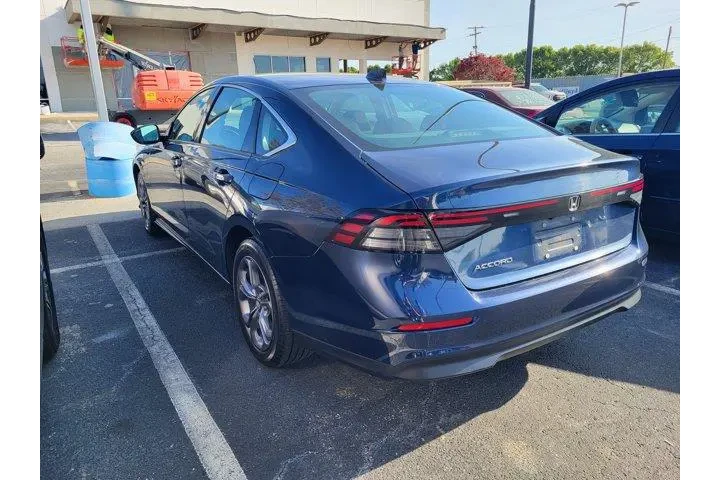 $25982 : Honda Accord 2024 EX 4dr Sed image 6