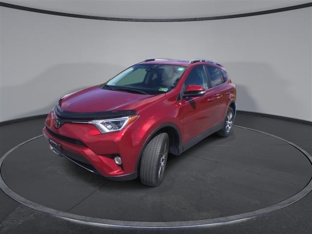 $19500 : PRE-OWNED 2018 TOYOTA RAV4 XLE image 4