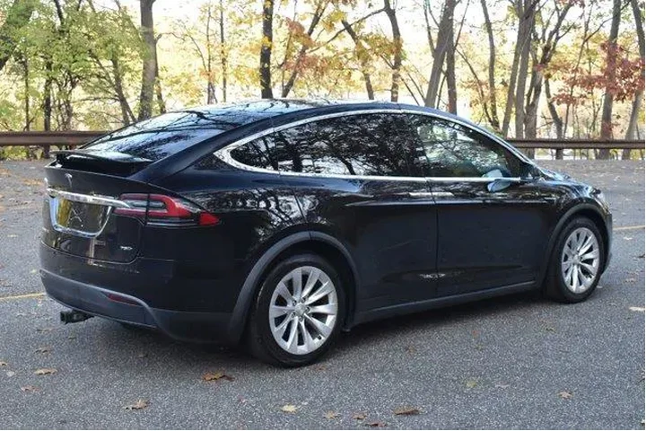 $21895 : Tesla Model X 2018 AWD 75D 4 image 9