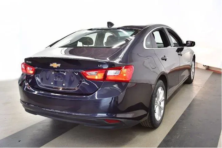 $15994 : Chevrolet Malibu 2023 LT 4dr image 7