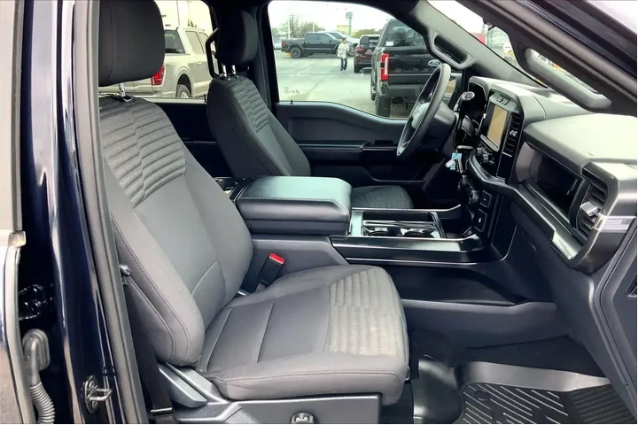 $39416 : Ford F-150 2023 4x4 XL 4dr S image 9