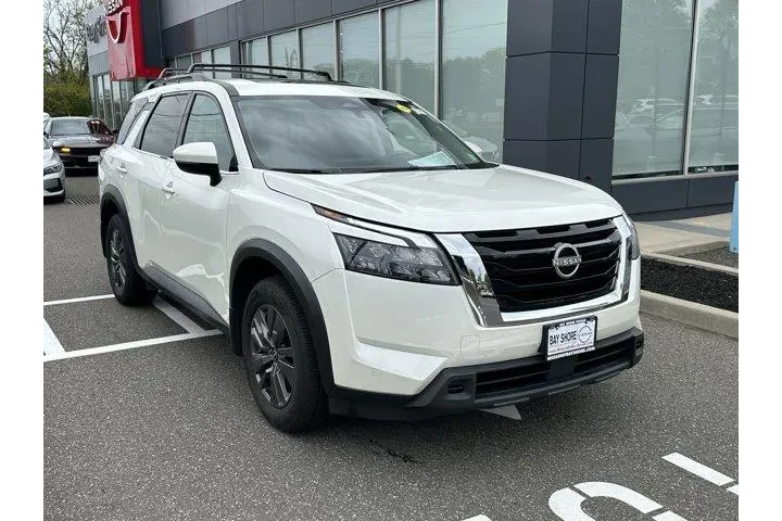 $27773 : Nissan Pathfinder 2024 AWD S image 3