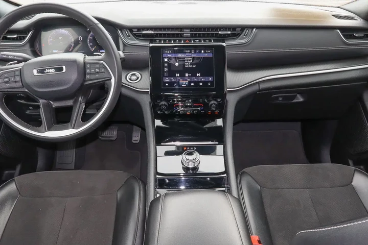 $27488 : 2023 Grand Cherokee Altitude image 10