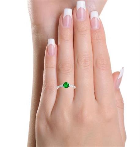 $1414 : Emerald Ring 0.60cttw image 3