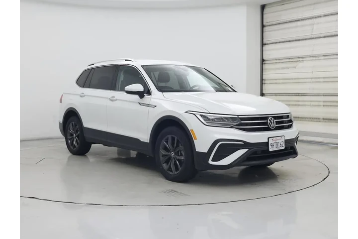 $22998 : Volkswagen Tiguan 2023 SE 4d image 1