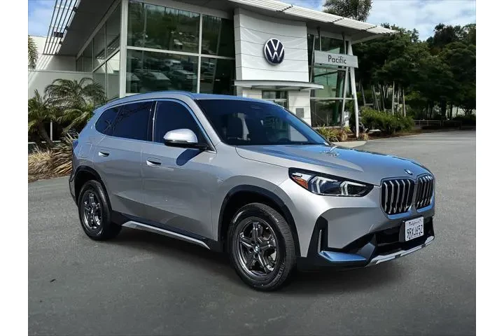 $30986 : BMW X1 2024 AWD xDrive28i 4d image 3