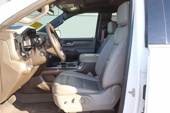 $43988 : 2022 Sierra 1500 4WD Crew Cab image 7